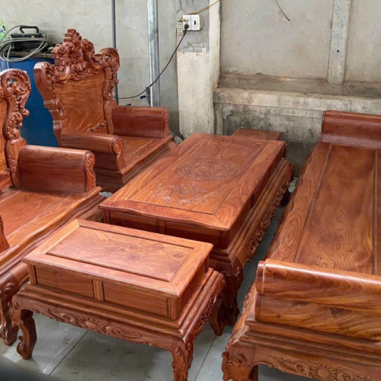 Salon gỗ cổ điển đẹp