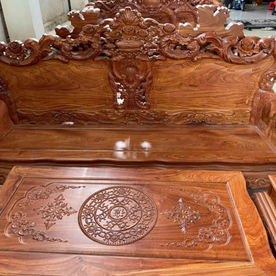 Salon gỗ cổ điển đẹp