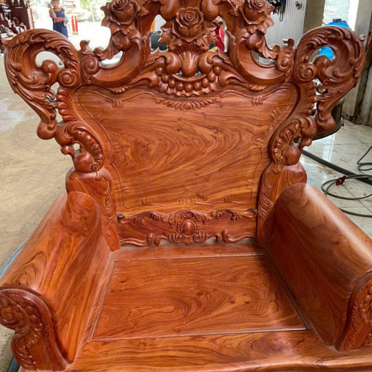 Salon gỗ cổ điển đẹp
