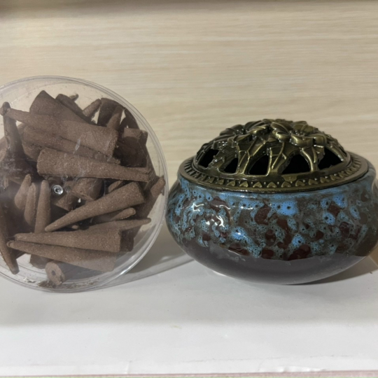 Xông Trầm - dạng Lư tròn