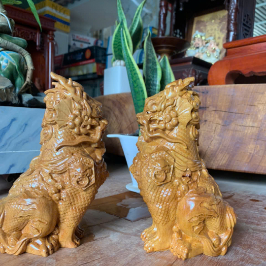 Tượng gỗ Kỳ Lân