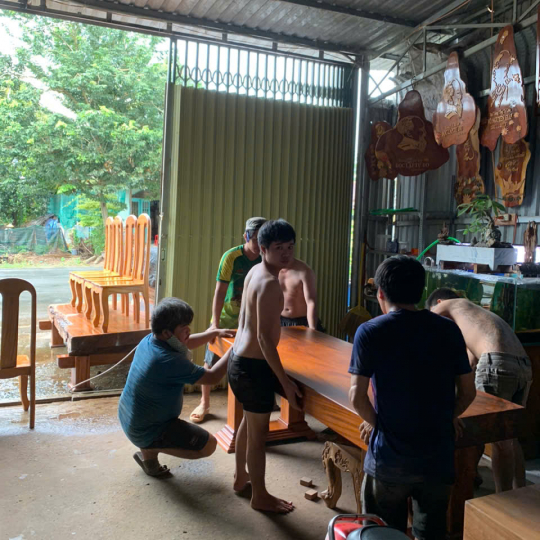 Bộ bàn nguyên khối gỗ + 8 ghế
