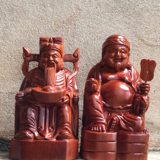 Tượng thờ bằng gỗ